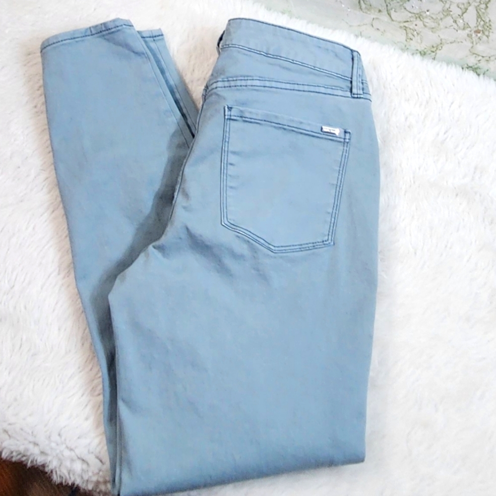 WHITE HOUSE BLACK MARKET Skinny Ankle Jeans